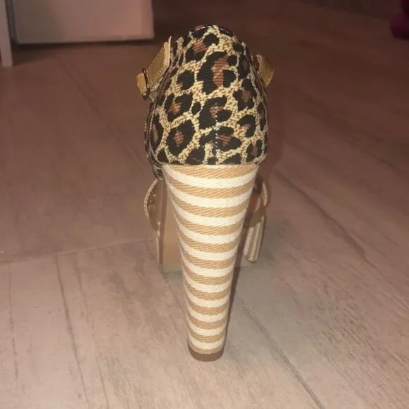 Multi color beaded chunky heels - Picture 5 of 8